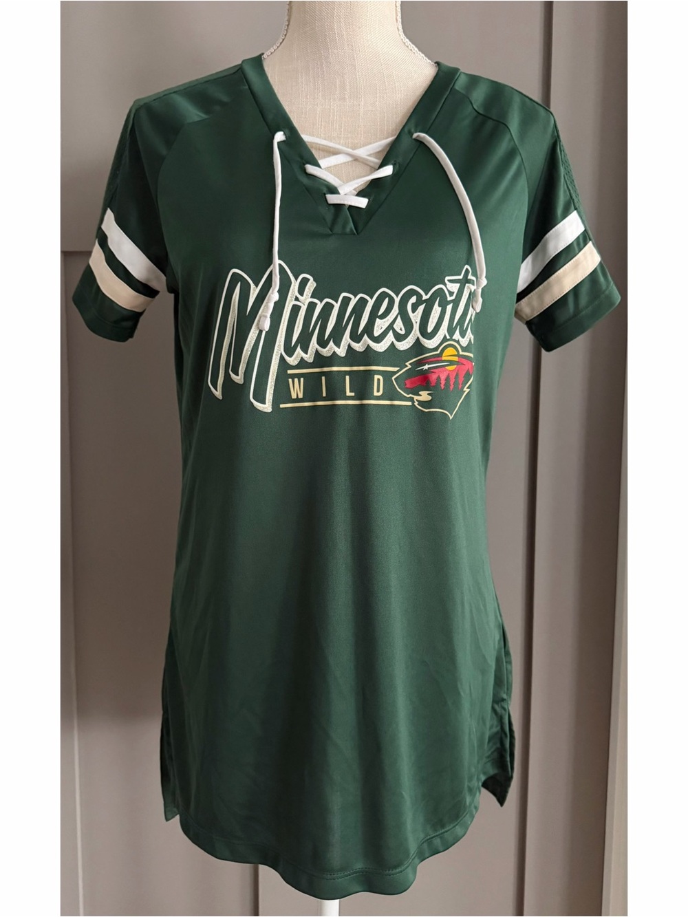 Minnesota Wild Women’s S Green Lace-Up V-Neck Official NHL Fashion Jersey